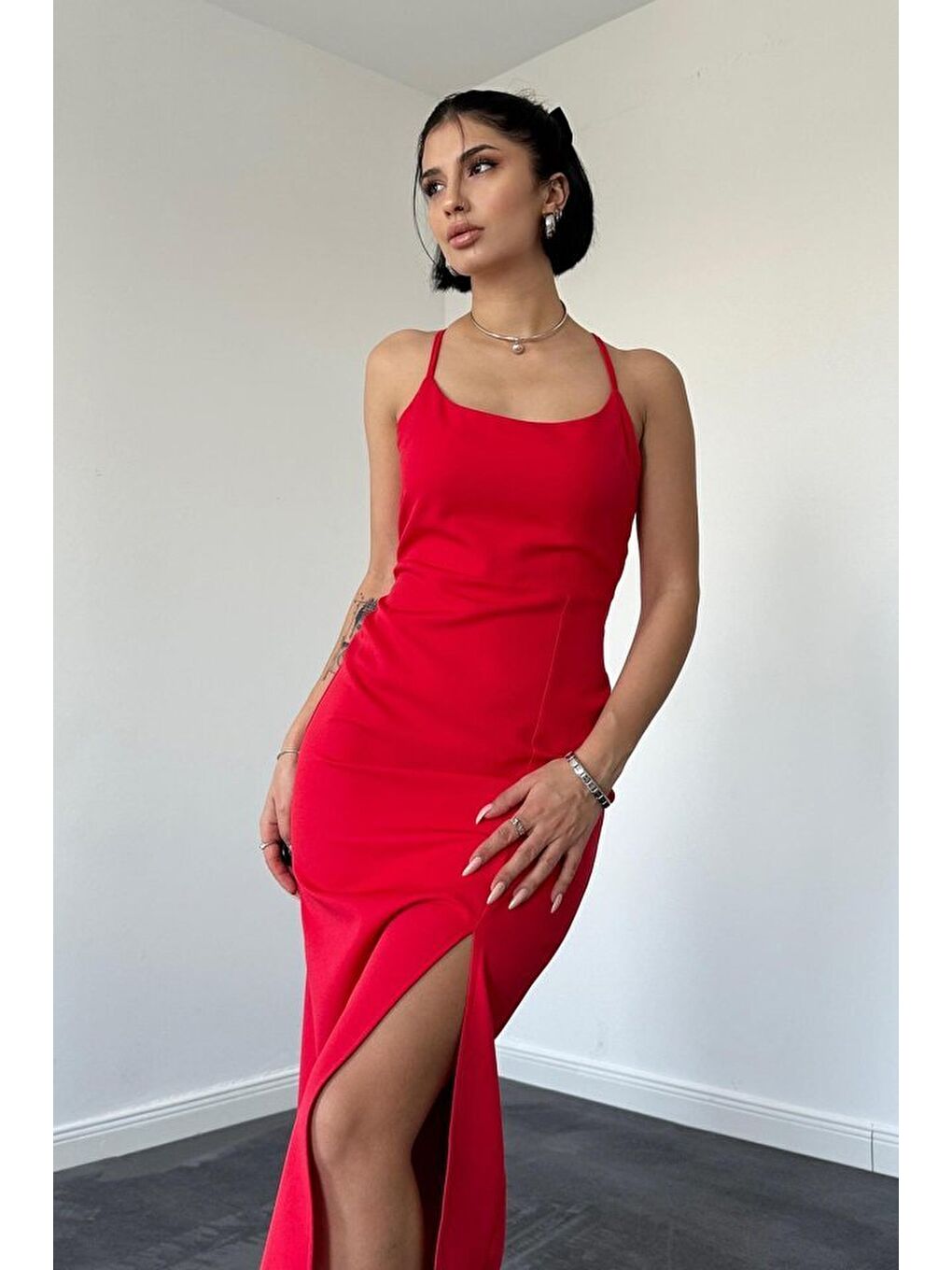 Kırmızı Sırt Dekolteli Elbise-1