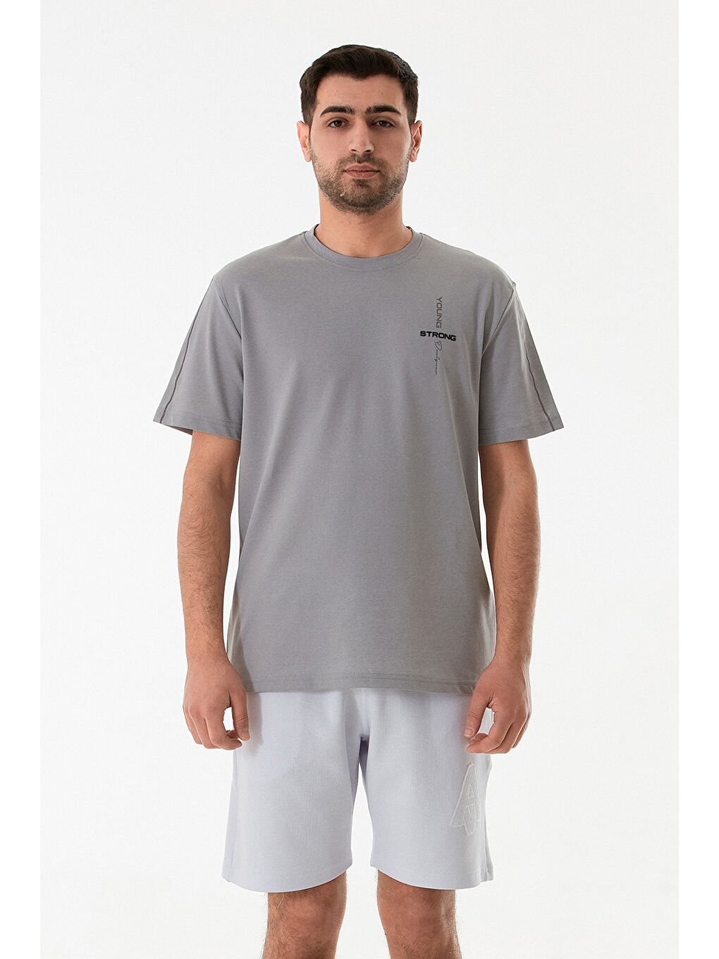 Gri Strong Baskılı Bisiklet Yaka Tişört