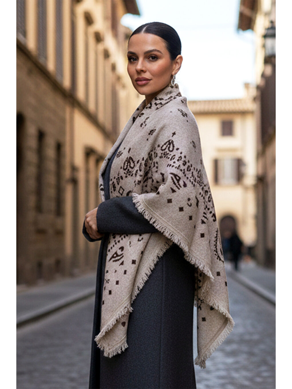 Kaşmir Örgü Desenli Kare Omuz Şalı 108x108 cm 1300 Bej-1