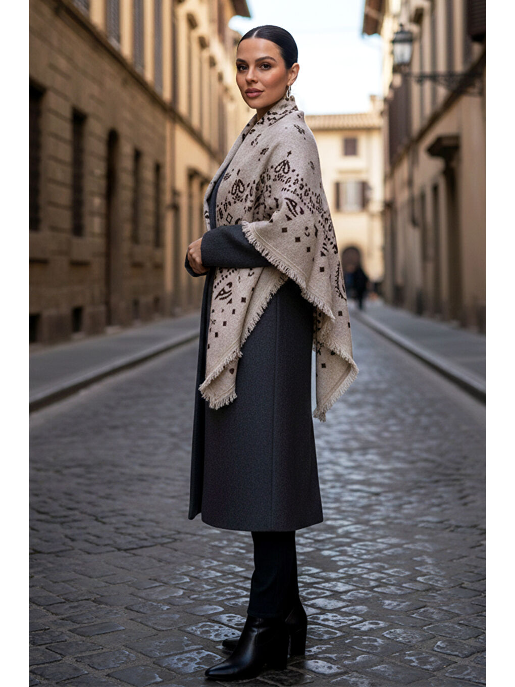 Kaşmir Örgü Desenli Kare Omuz Şalı 108x108 cm 1300 Bej-3
