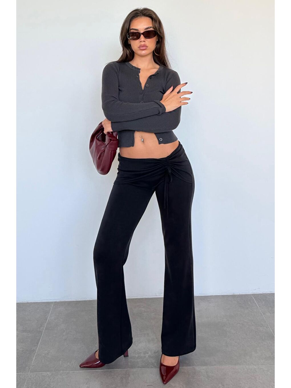 Siyah Modal Yumuşak Büzgü Bağcık Detaylı Flare Kadın Pantolon Mg2562-4