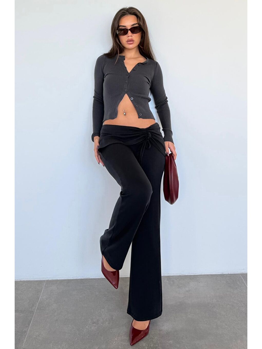 Siyah Modal Yumuşak Büzgü Bağcık Detaylı Flare Kadın Pantolon Mg2562-5
