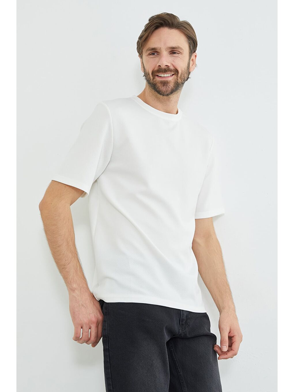 Ekru Basic Bisiklet Yaka Tişört