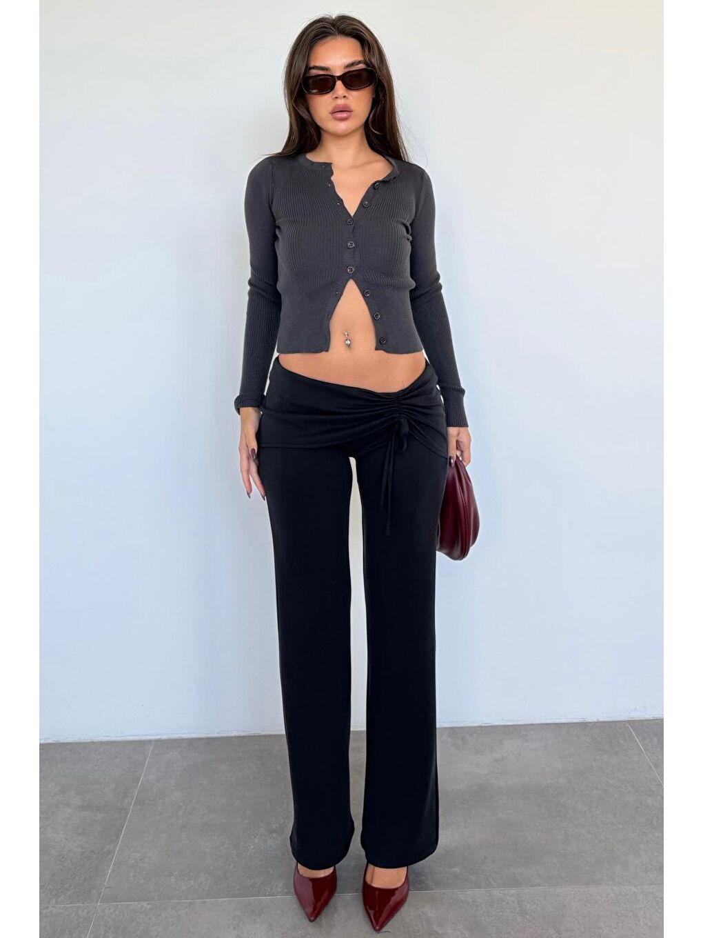Siyah Modal Yumuşak Büzgü Bağcık Detaylı Flare Kadın Pantolon Mg2562-9