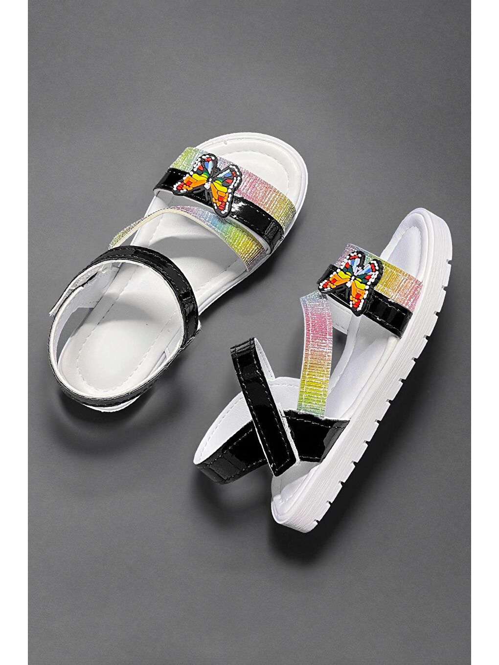 Siyah Momos Kelebek Figürlü Hologram Desenli Kız Çocuk Sandalet-1