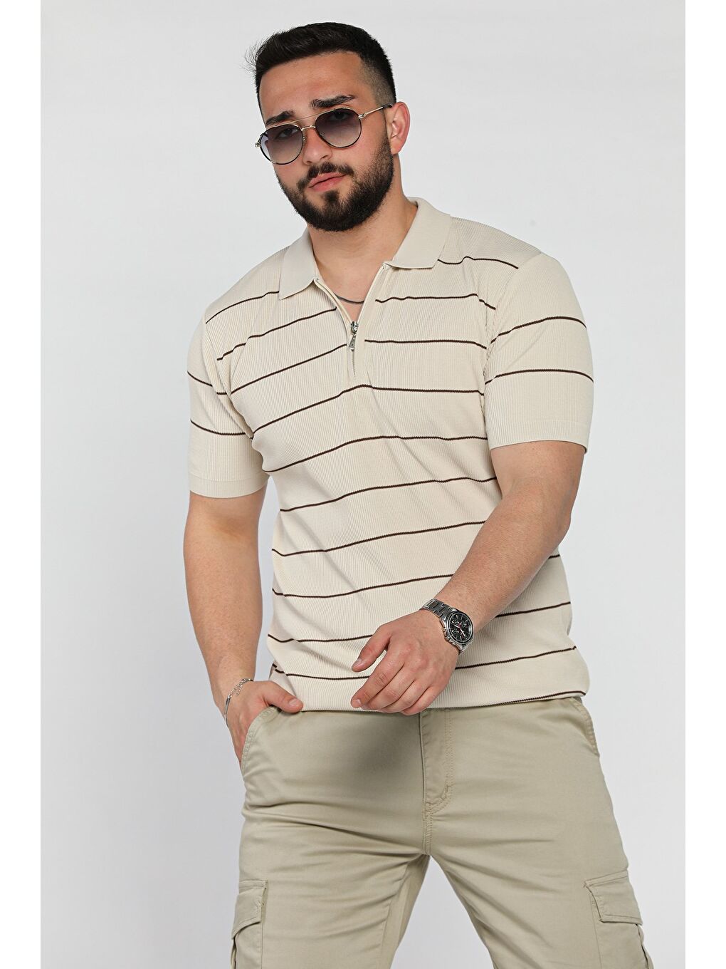 Bej Erkek Polo Yaka Yarım Fermuarlı Çizgi Desenli Triko Tişört-1