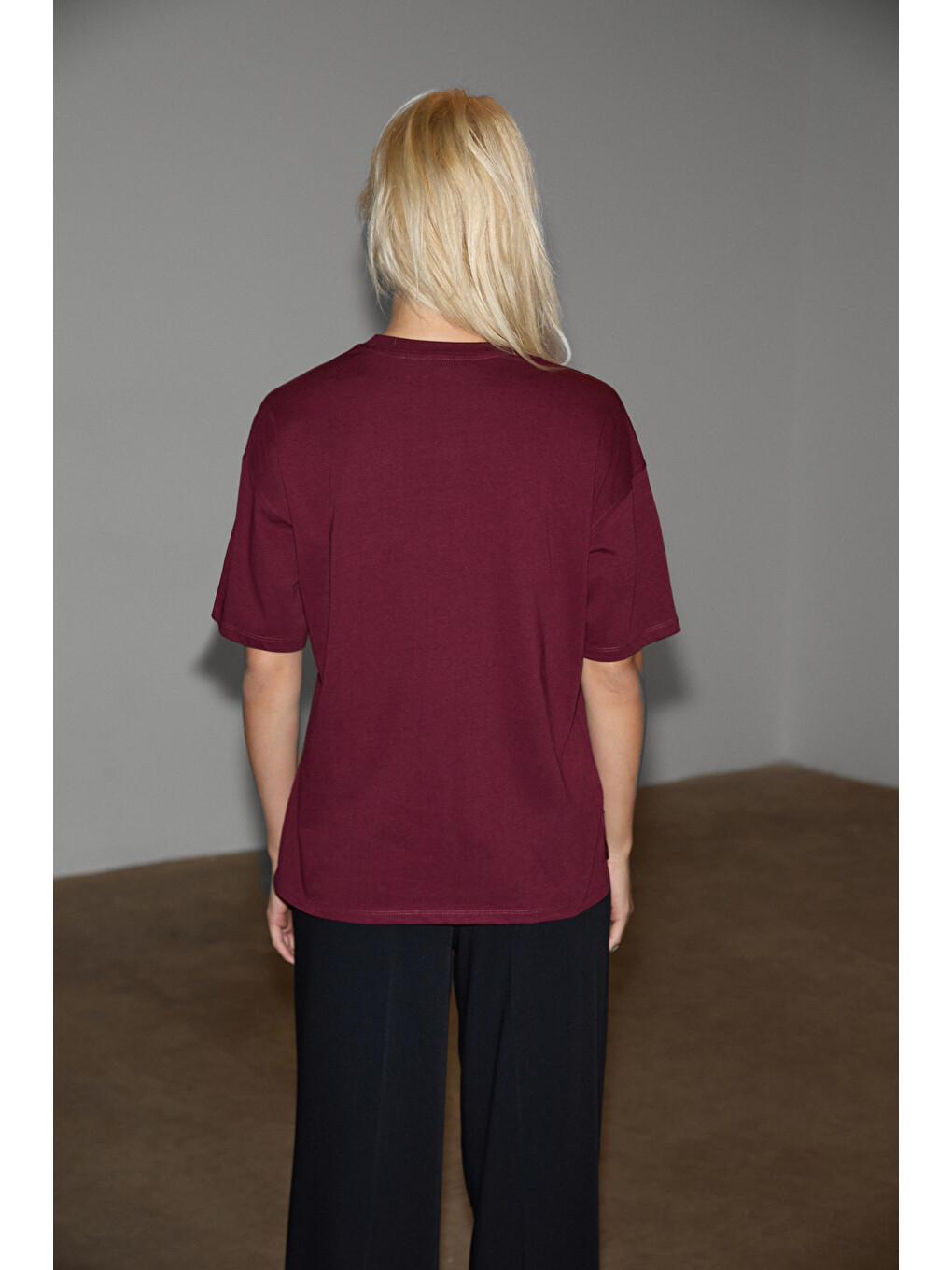 Bordo Jemmy Kadın %100 Organik Pamuk Relaxed Fit Yırtmaçlı Yuvarlak Yakalı BORDO T-Shirt-5