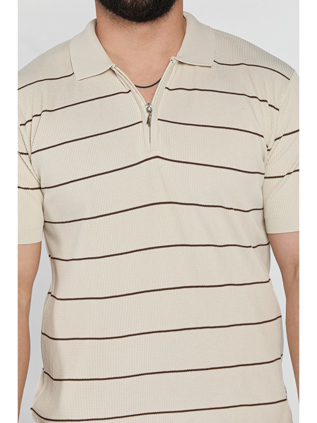 Bej Erkek Polo Yaka Yarım Fermuarlı Çizgi Desenli Triko Tişört-3