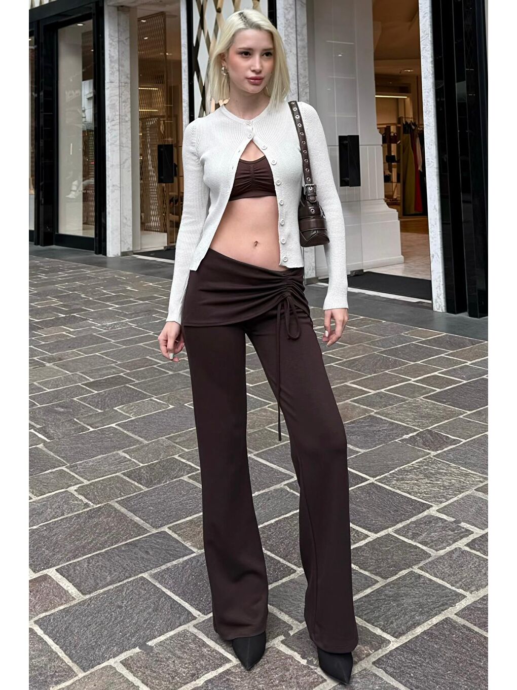 Kahverengi Modal Yumuşak Büzgü Bağcık Detaylı Flare Kadın Pantolon Mg2562