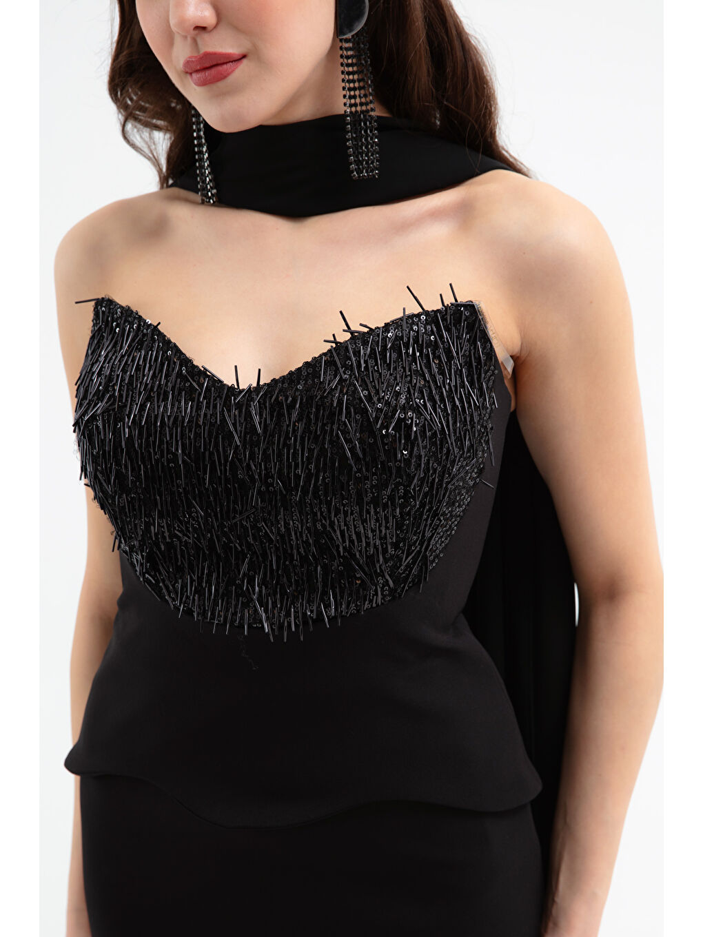 Kadın Siyah Şal Detaylı Boncuklu Uzun Abiye Elbise-2