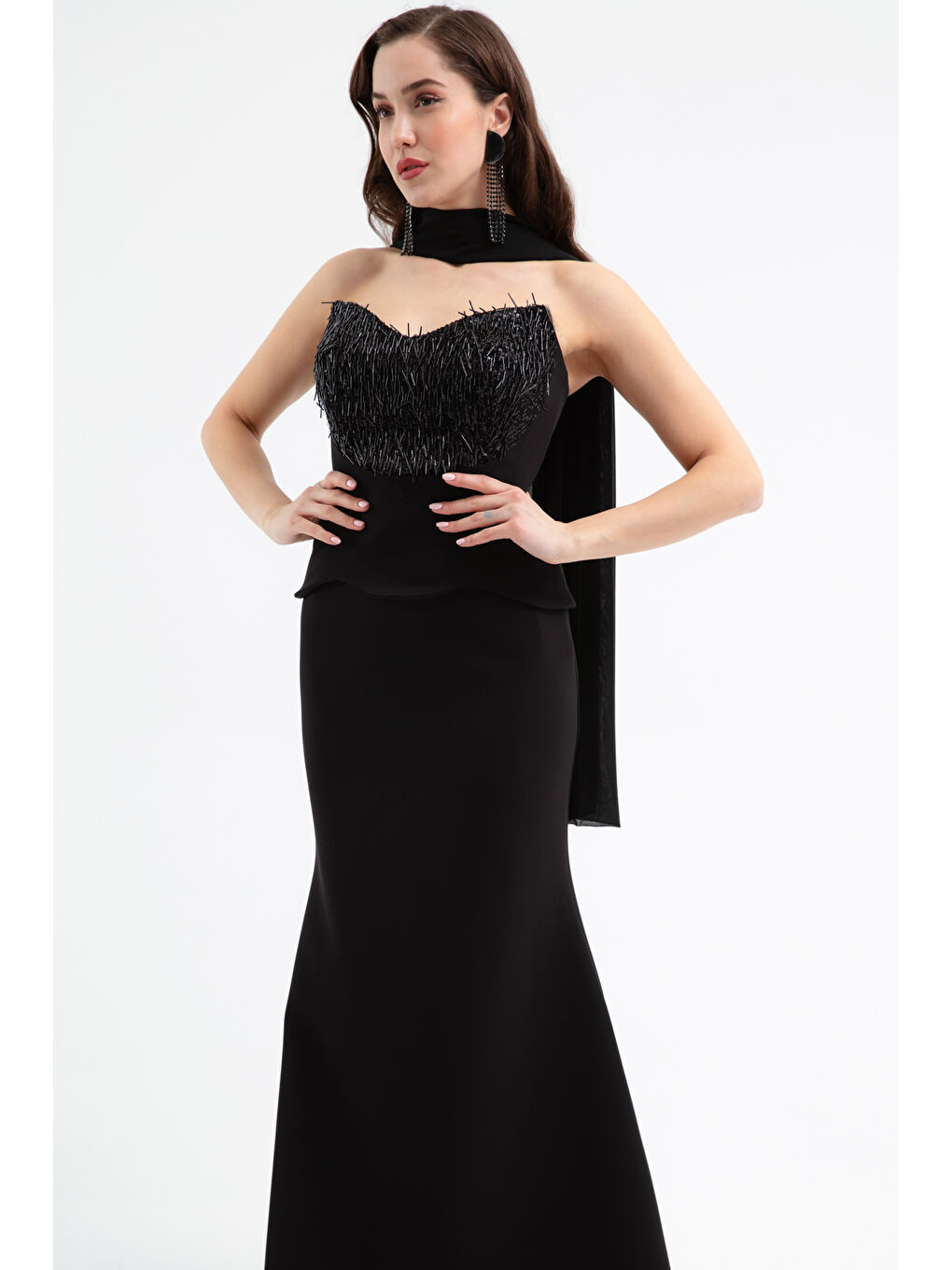 Kadın Siyah Şal Detaylı Boncuklu Uzun Abiye Elbise-3