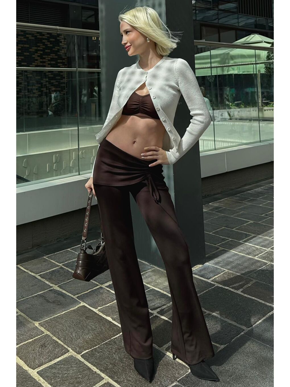 Kahverengi Modal Yumuşak Büzgü Bağcık Detaylı Flare Kadın Pantolon Mg2562-1