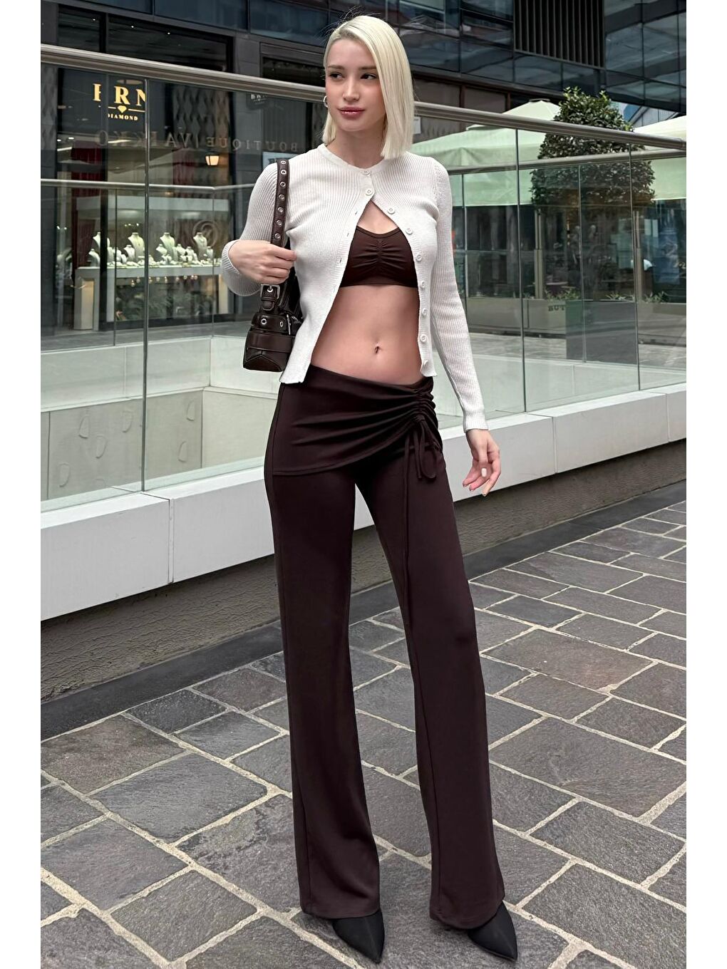 Kahverengi Modal Yumuşak Büzgü Bağcık Detaylı Flare Kadın Pantolon Mg2562-3