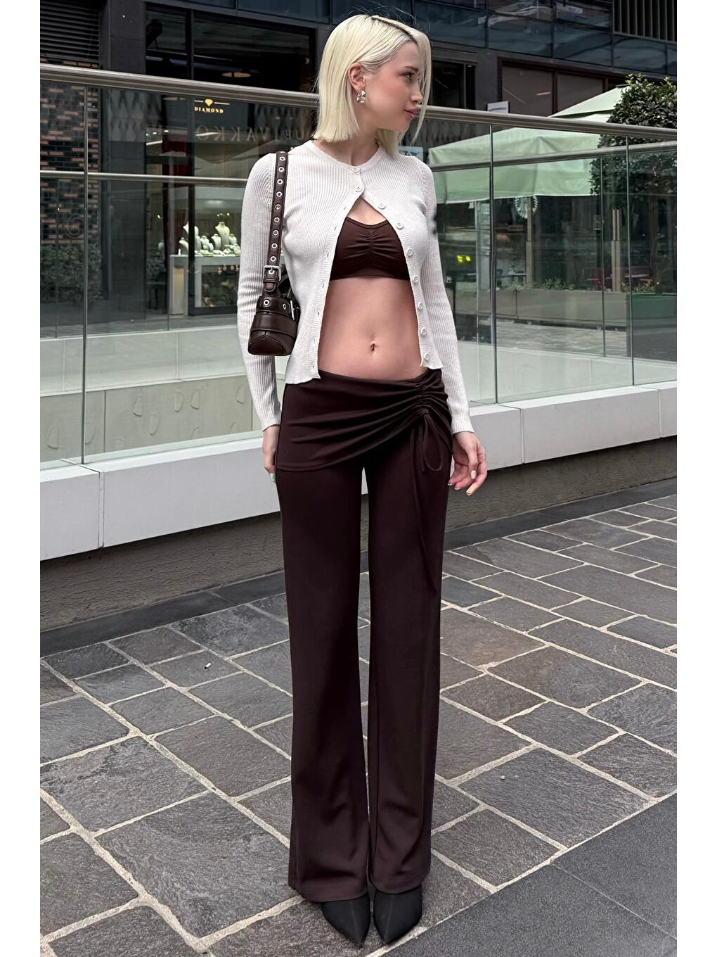 Kahverengi Modal Yumuşak Büzgü Bağcık Detaylı Flare Kadın Pantolon Mg2562-4