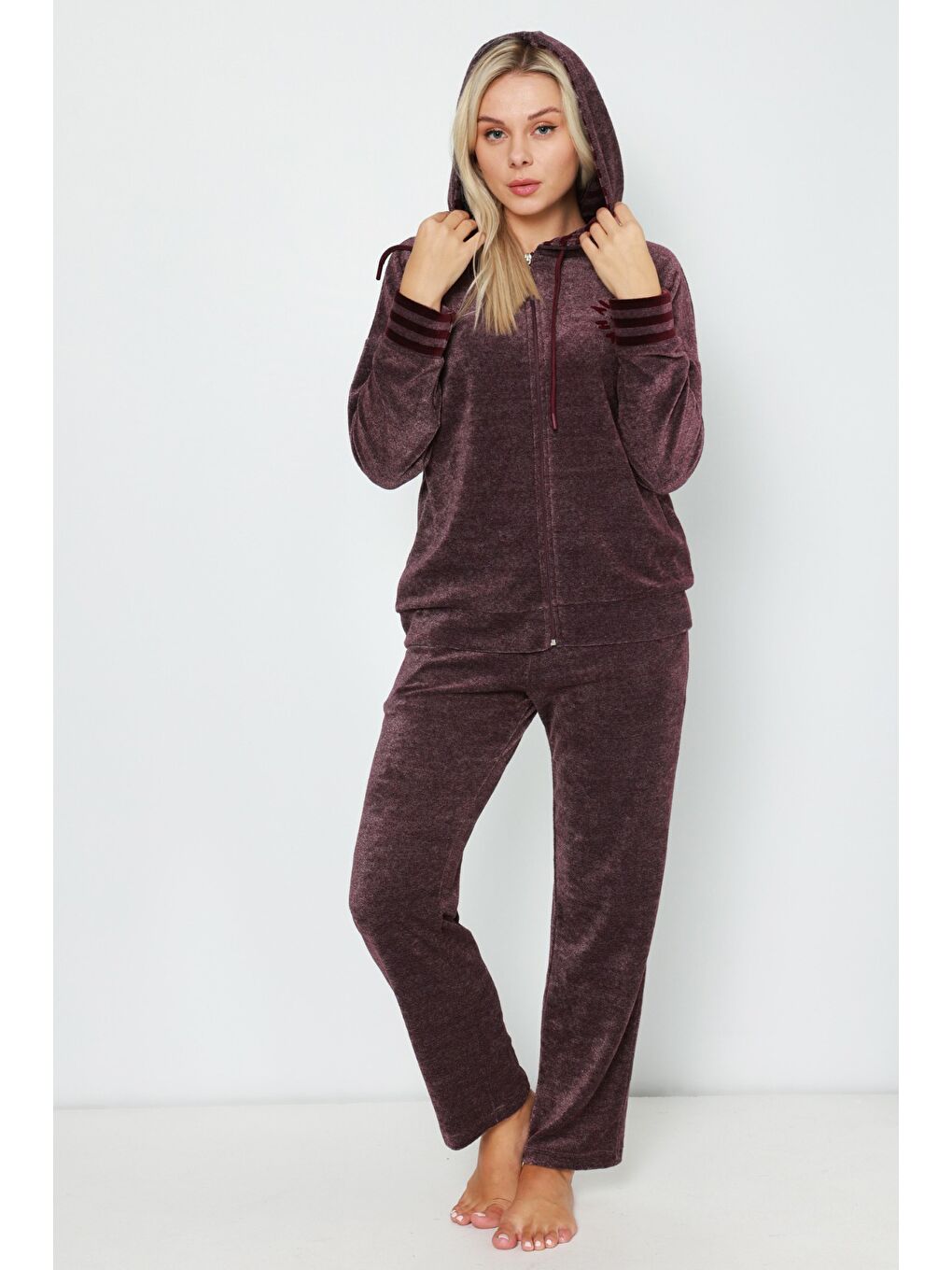 Kapüşonlu Bordo Nakış Detaylı Fermuarlı Uzun Kollu Pamuklu Kadife Kadın Alt-Üst Eşofman takımın-1