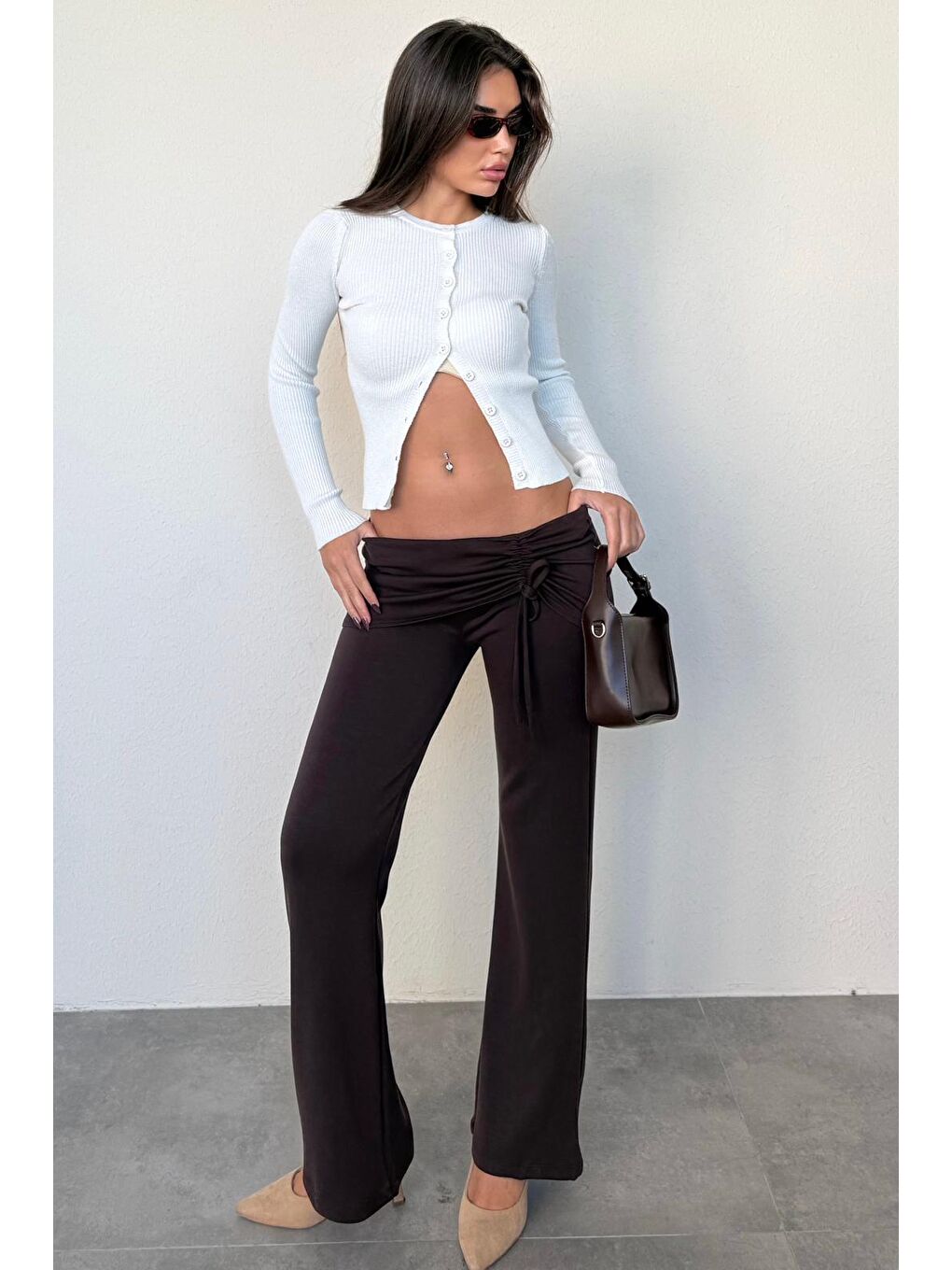 Kahverengi Modal Yumuşak Büzgü Bağcık Detaylı Flare Kadın Pantolon Mg2562-6