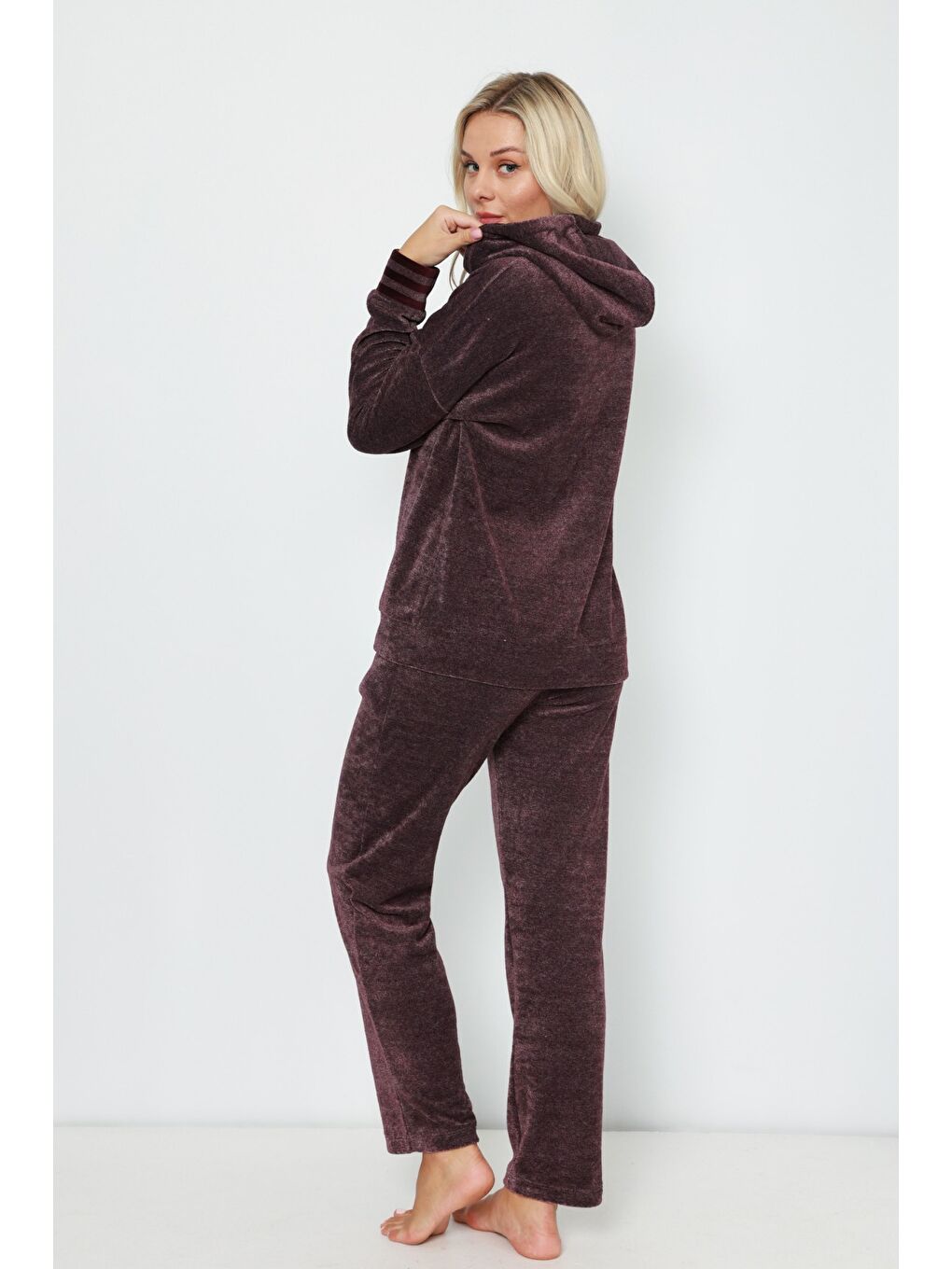 Kapüşonlu Bordo Nakış Detaylı Fermuarlı Uzun Kollu Pamuklu Kadife Kadın Alt-Üst Eşofman takımın-6