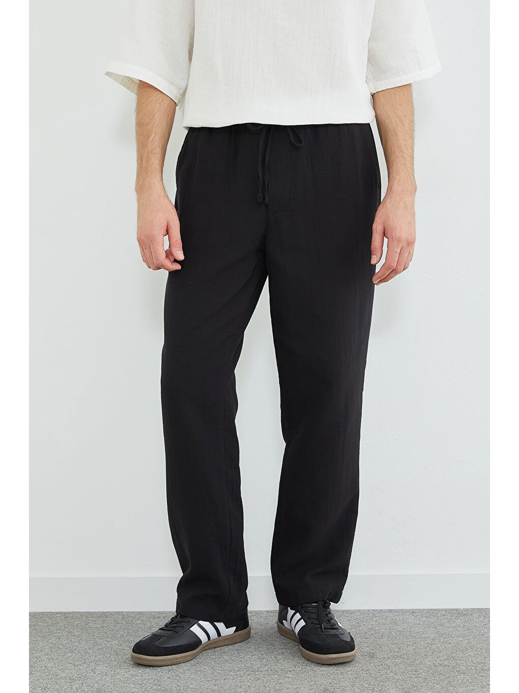 Siyah Beli Bağcıklı Müslin Kumaş Pantolon-3