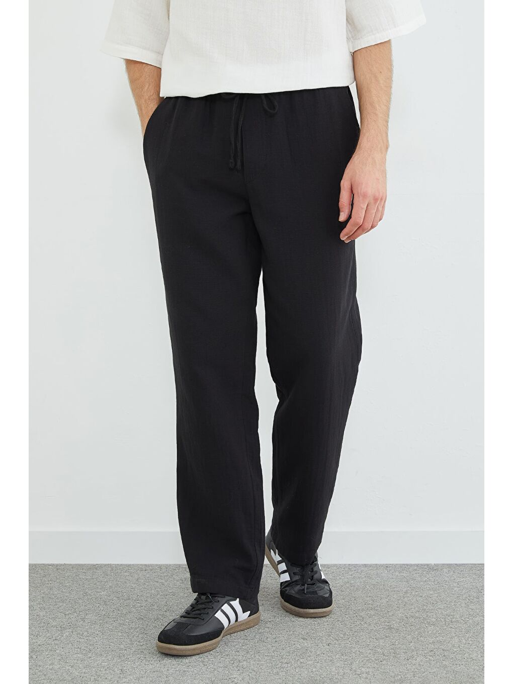 Siyah Beli Bağcıklı Müslin Kumaş Pantolon-4