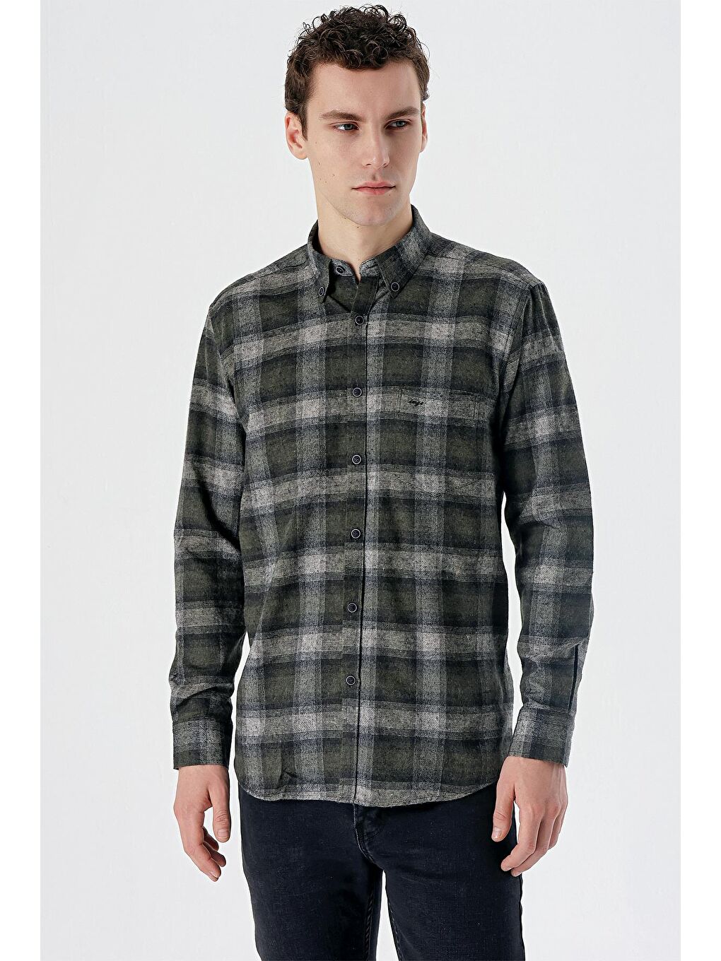 Mavi Uzun Kollu Ekoseli Bez Ayağı Düğmeli Yaka Cepli Pamuklu Comfort Fit Gömlek 1004235173