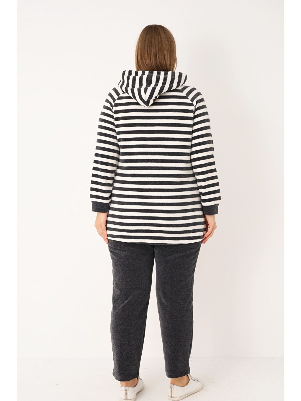 Beyaz Çizgili Kapüşonlu Fermuarlı Cepli Uzun Kollu Alt-Üst Eşofman Takımı-7