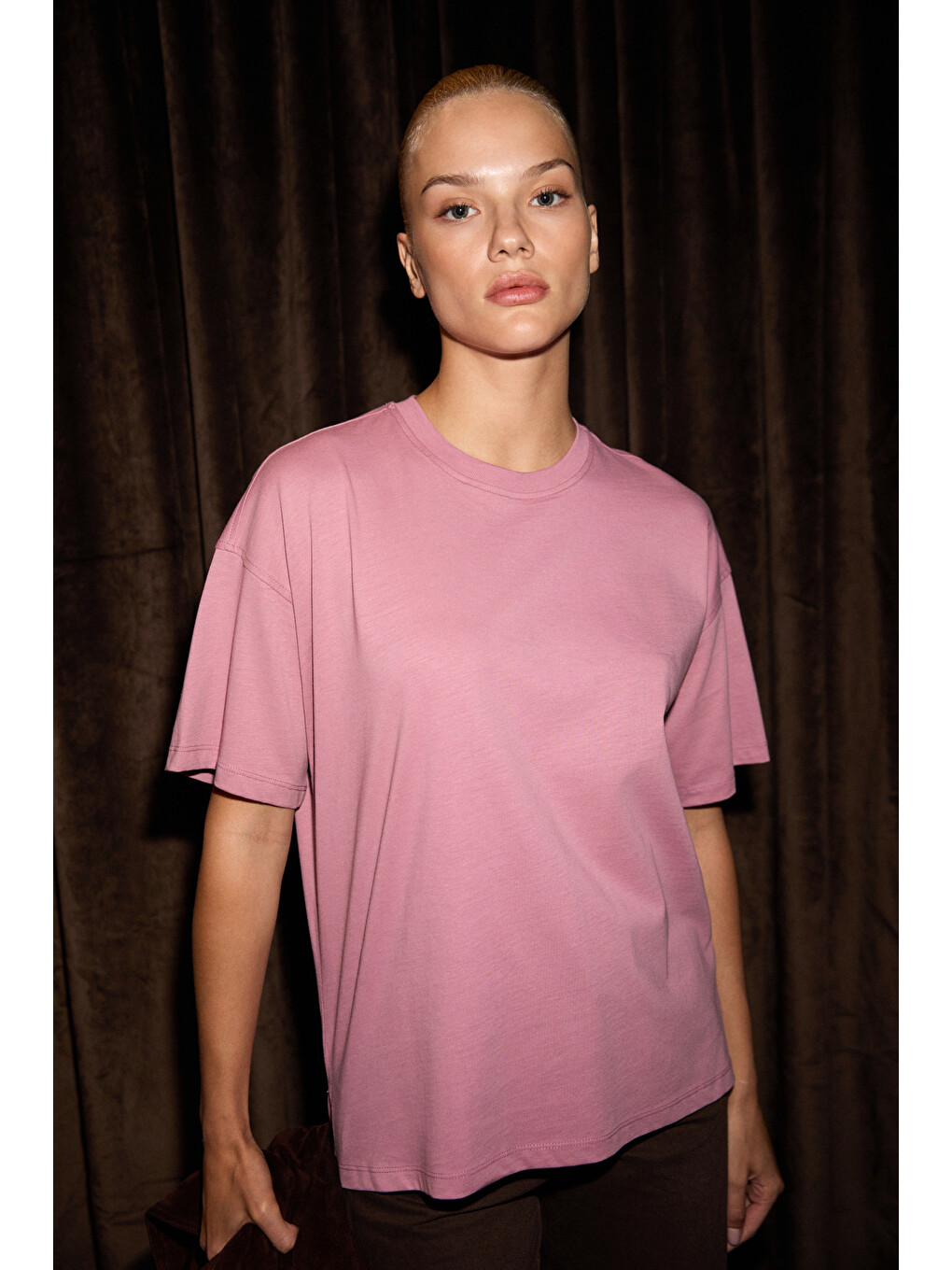 Pembe Jemmy Kadın %100 Organik Pamuk Relaxed Fit Yırtmaçlı Yuvarlak Yakalı GÜLKURUSU T-Shirt-2