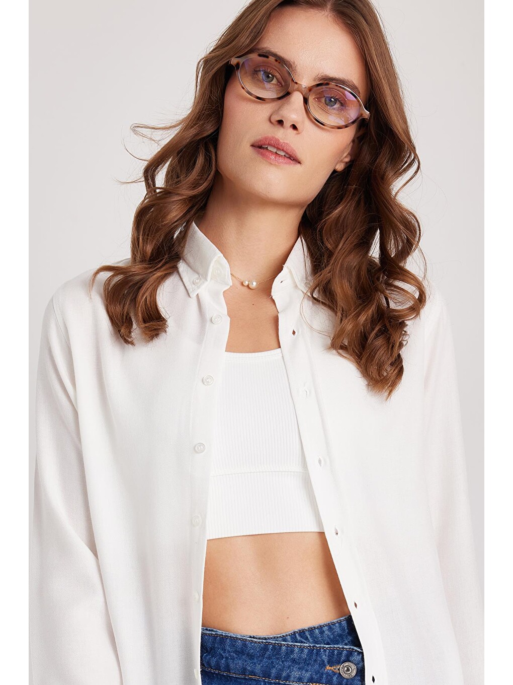 Kadın Slim Fit Düğmeli Yaka Kışlık Yün Viskon Düz Beyaz Gömlek-1