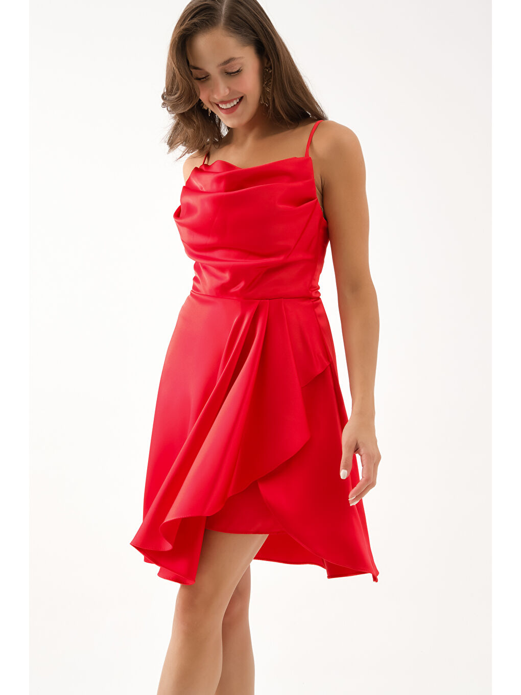 Kadın Kırmızı Volanlı Yırtmaçlı Kısa Saten Abiye & Mezuniyet Elbisesi-3