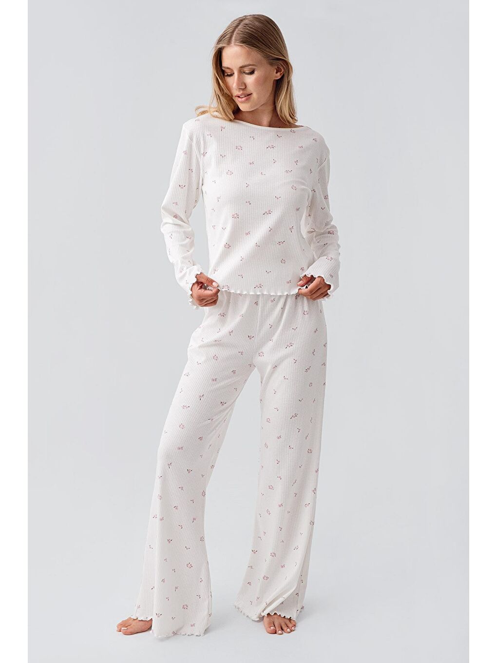 Ekru Uzun Kollu Desenli Esnek Pamuklu Pijama Takım 18219