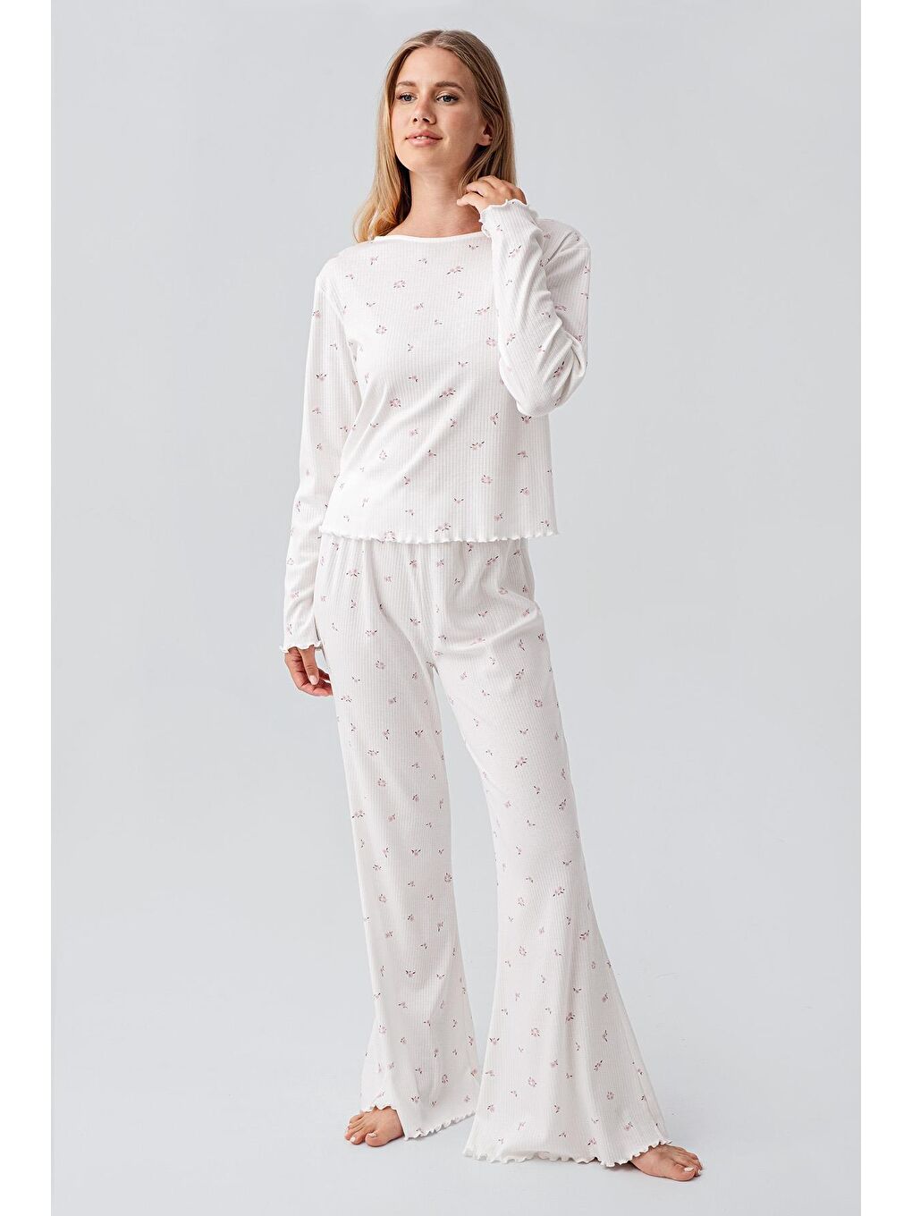 Ekru Uzun Kollu Desenli Esnek Pamuklu Pijama Takım 18219-1
