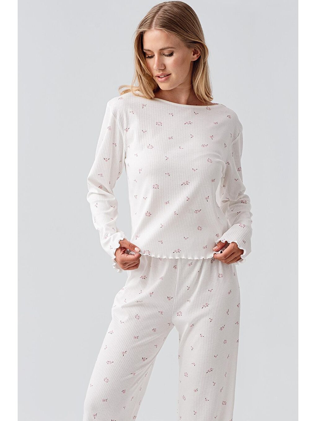 Ekru Uzun Kollu Desenli Esnek Pamuklu Pijama Takım 18219-3