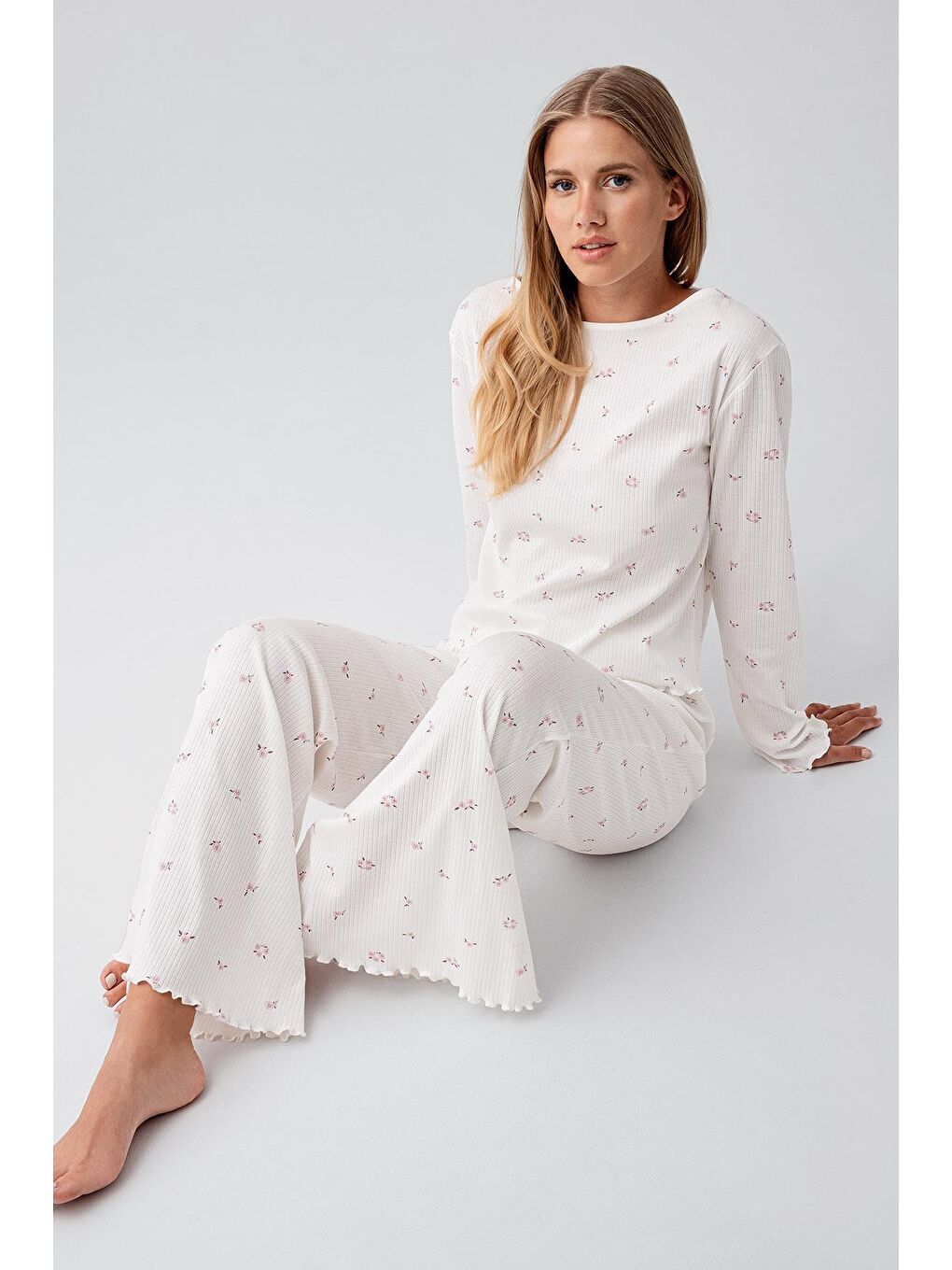 Ekru Uzun Kollu Desenli Esnek Pamuklu Pijama Takım 18219-4