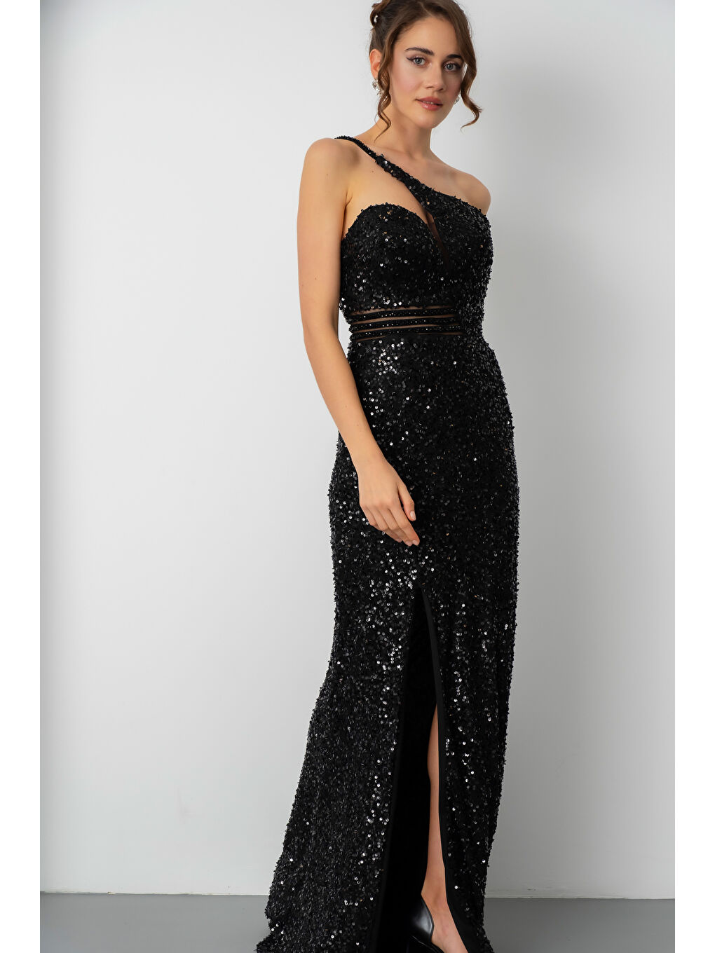 Kadın Siyah Bel Transparan Yırtmaçlı Payetli Uzun Abiye Elbise-2