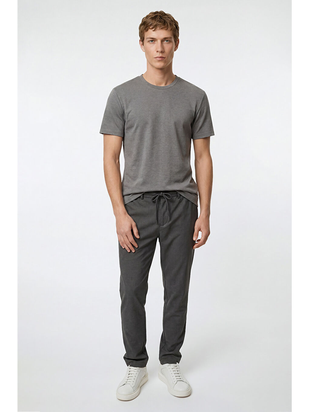 Erkek Gri Pamuklu Slim Fit Dar Kesim Bisiklet Yaka Tişört-1