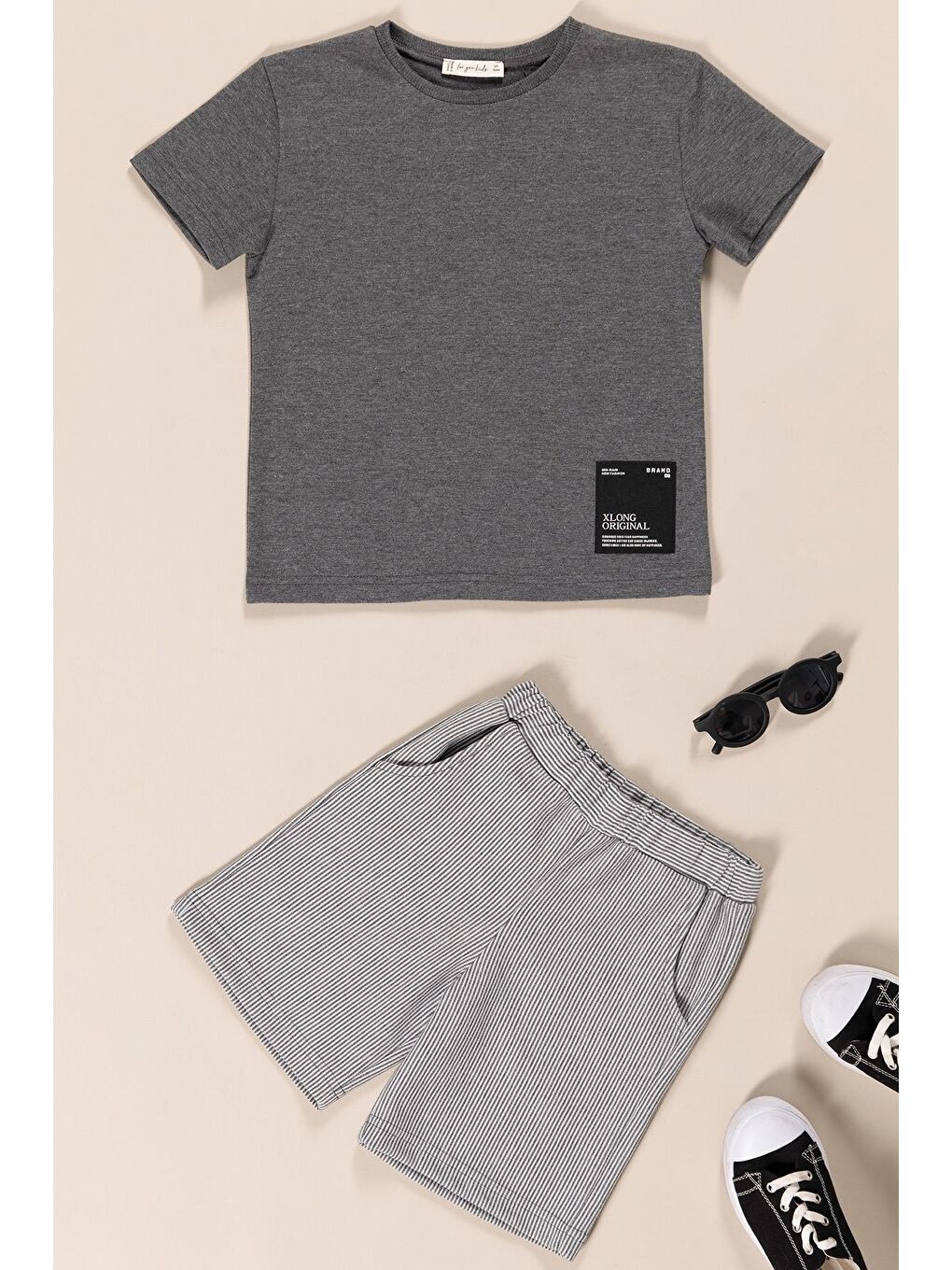 Gri Geniş Etiket Detaylı Erkek Çocuk T-Shirt Şort Takım | Antrasit