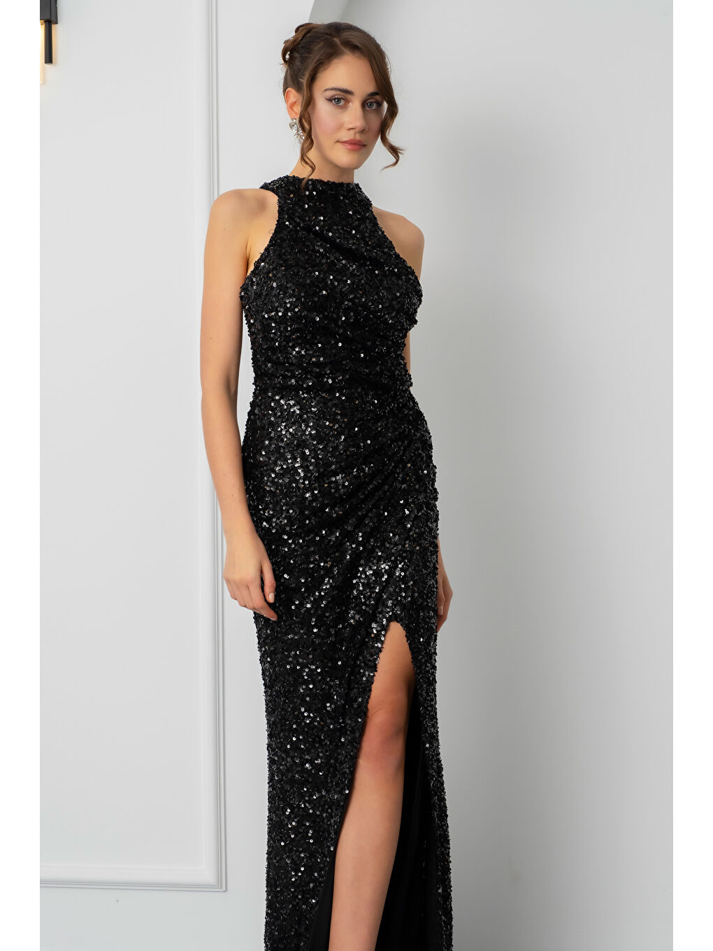 Kadın Siyah Dar Kalıp Pul İşlemeli Balık Abiye Elbise-1