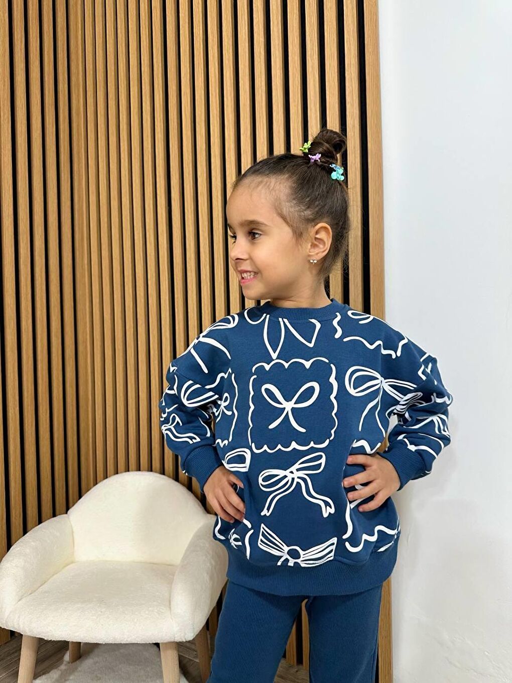 Mavi Kız Çocuk Pamuklu Lacivert Fiyonk Desenli Sweatshirt Ve Volan Paça Eşofman Takımı-6