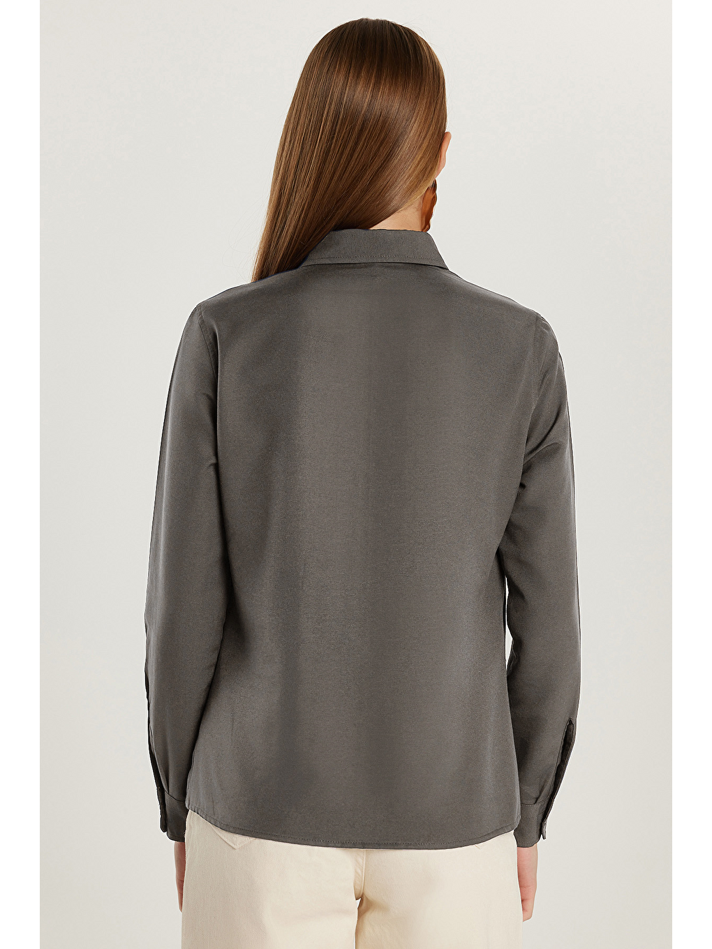 Kadın Slim Fit Dar Kesim Uzun Kollu Pamuklu Vücuda Oturan Dokulu Antrasit Basic Gömlek-4