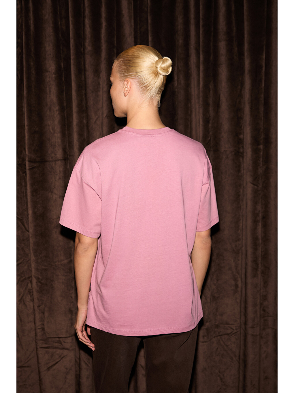 Pembe Jemmy Kadın %100 Organik Pamuk Relaxed Fit Yırtmaçlı Yuvarlak Yakalı GÜLKURUSU T-Shirt-4