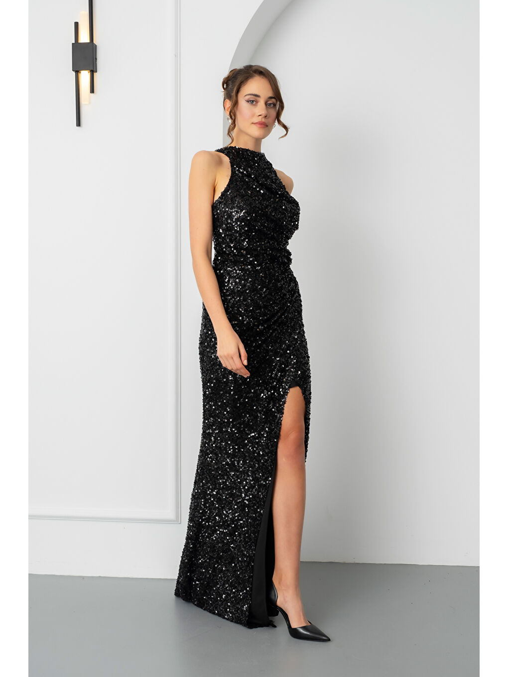 Kadın Siyah Dar Kalıp Pul İşlemeli Balık Abiye Elbise-2