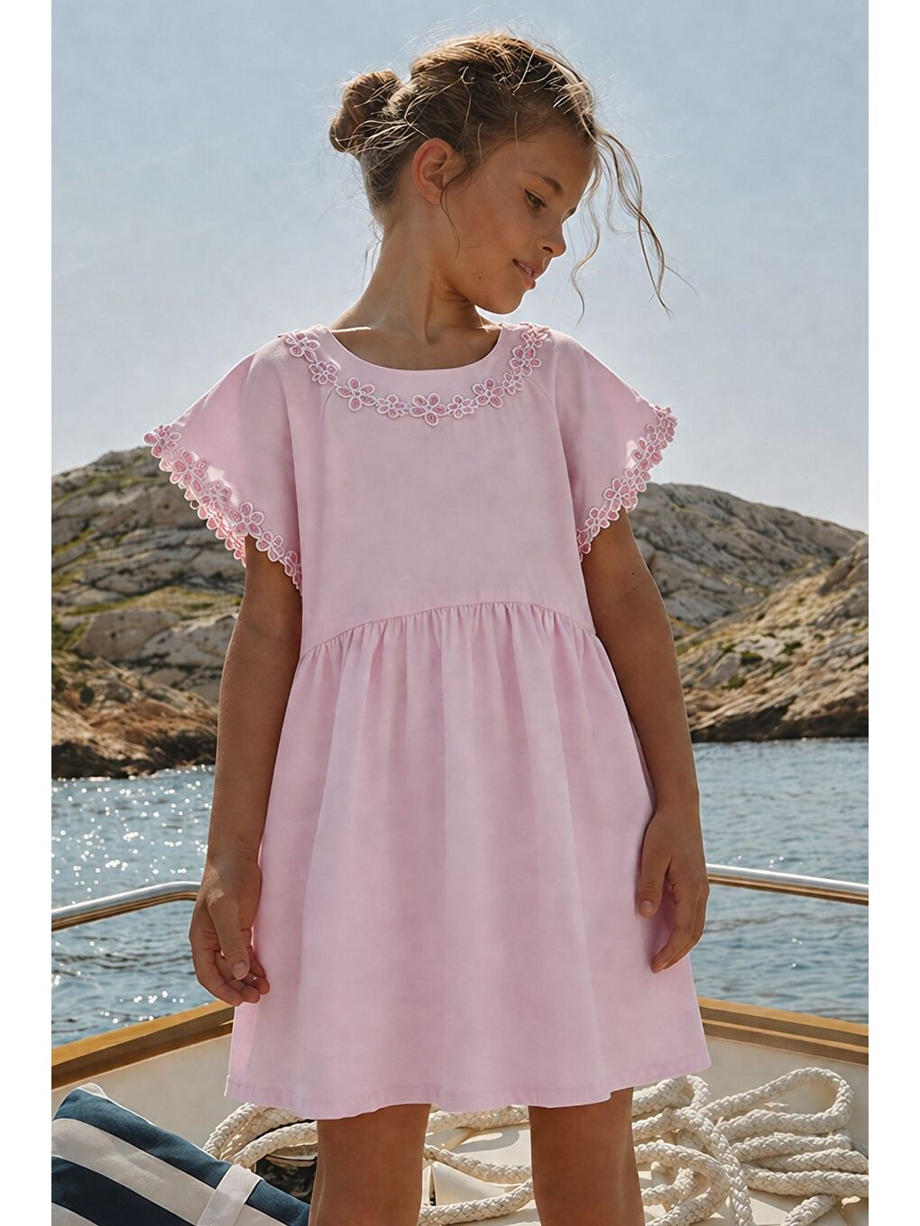 Kız Çocuk Pembe Pamuklu Çiçek Aplikeli Elbise