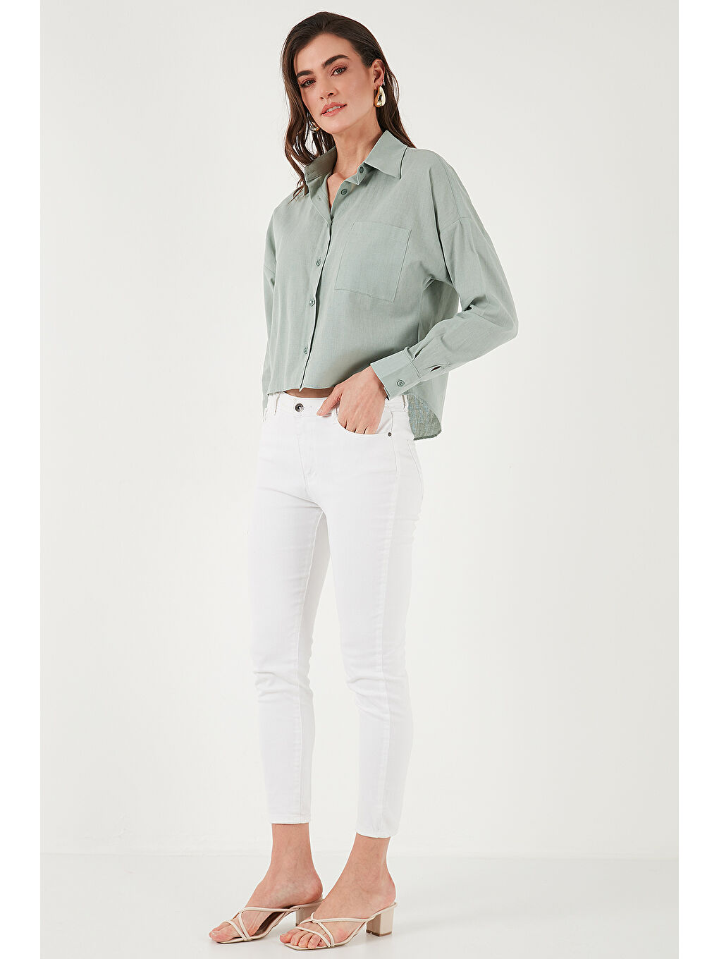 Yeşil Pamuk Ve Keten Karışımlı Regular Fit Önü Kısa Arkası Uzun Kadın Gömlek 6772867-3