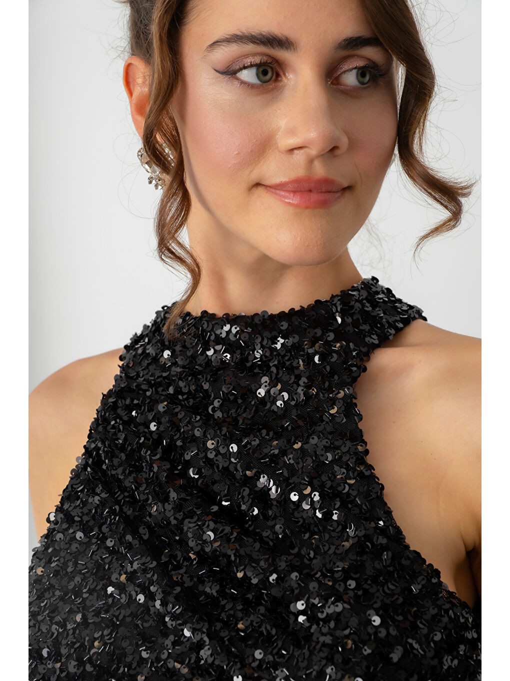 Kadın Siyah Dar Kalıp Pul İşlemeli Balık Abiye Elbise-4