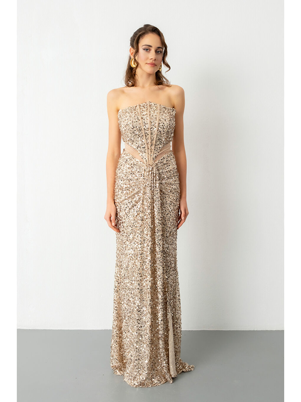 Kadın Bej Straplez Yırtmaçlı Uzun Abiye Elbise-1