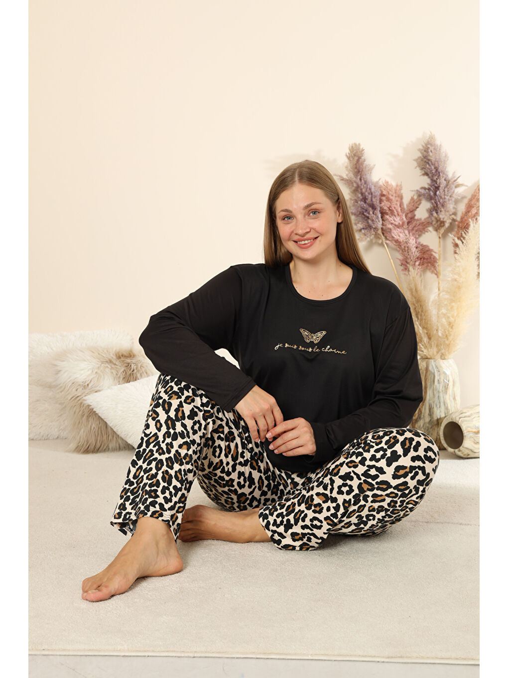 Siyah Sandy Soft Termal Kumaş Büyük Beden Kışlık Kadın Pijama Takımı 8050-2