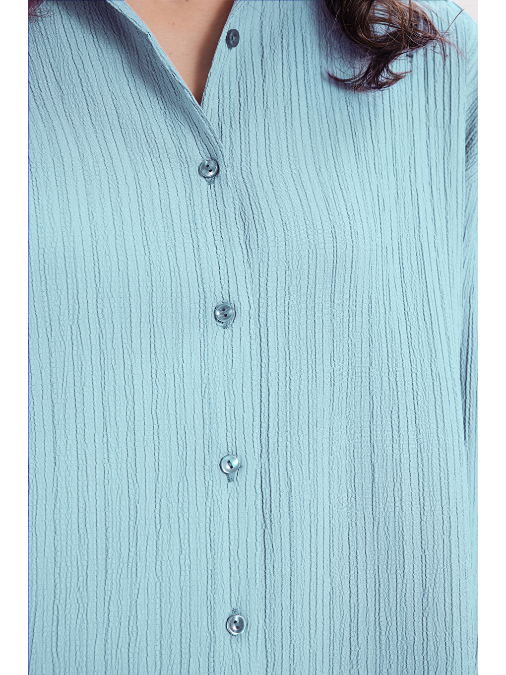 Kadın Oversize Geniş Kesim Bürümcük Pens Detaylı Uzun Kollu Dokulu Turkuaz Gömlek-4