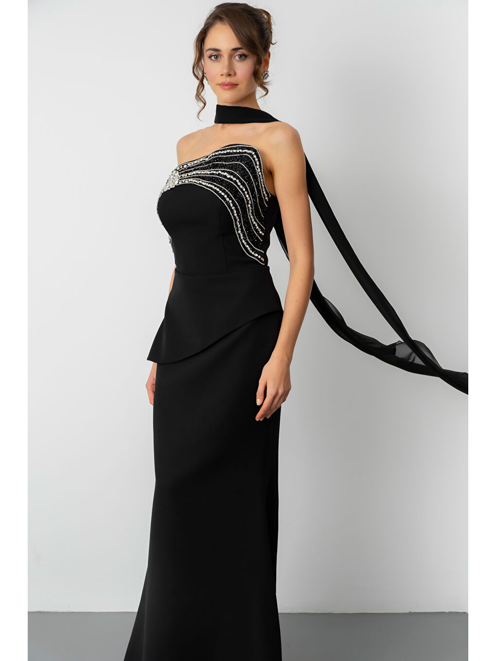 Kadın Siyah Straplez Taşlı Uzun Balık Abiye Elbise-1