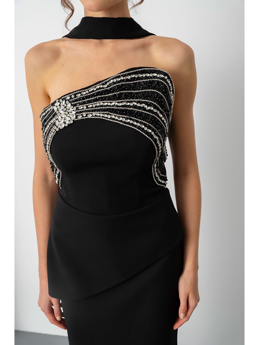 Kadın Siyah Straplez Taşlı Uzun Balık Abiye Elbise-3