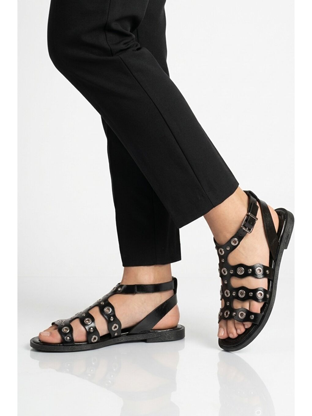 Siyah Hafif İnce Taban Yumuşak Tabanlı Kadın Sandalet 335337 Z