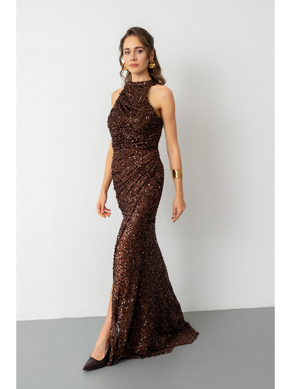 Kadın Kahverengi Dar Kalıp Pul İşlemeli Balık Abiye Elbise-2